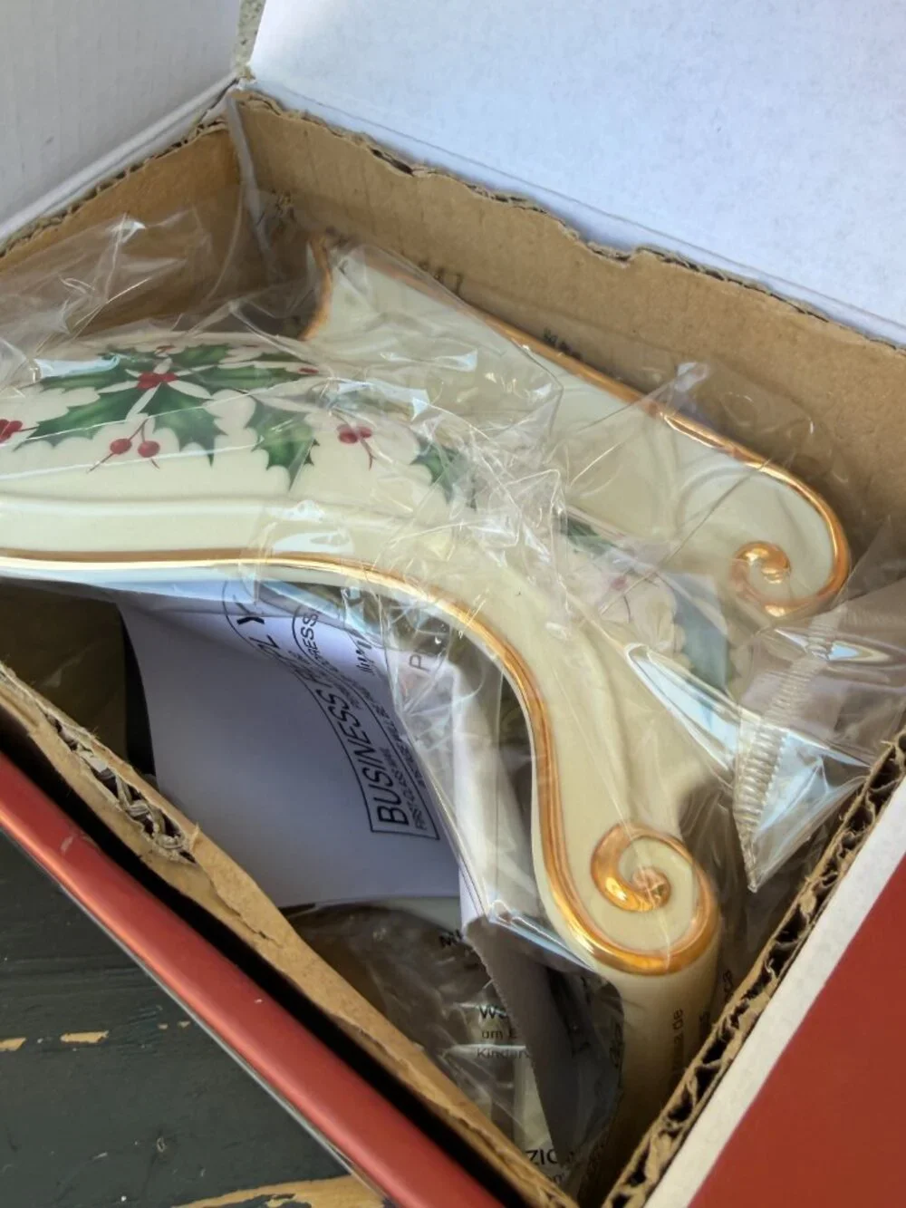 NIB VINTAGE LENOX HOLIDAY ARCHIVE SLEIGH DISH W/ HOLLY BERRIES 5.7